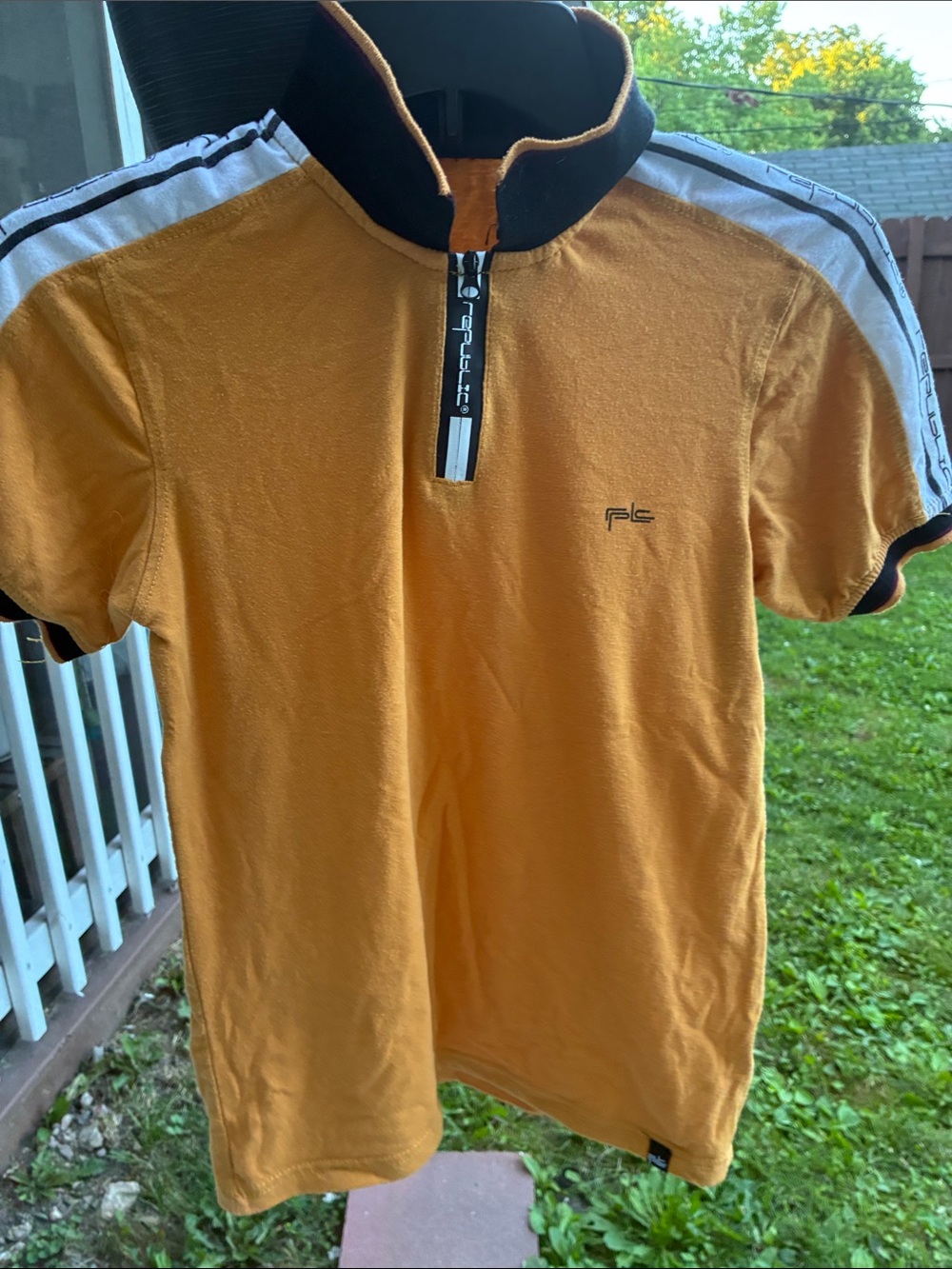 Men's Short-Sleeve Zip Collar Shirt in Mustard